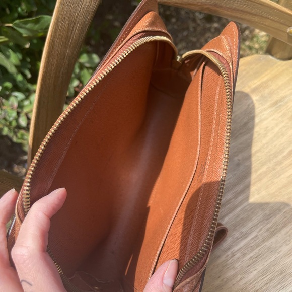 Authentic LOUIS VUITTON  Pochette Orsay Monogram Canvas. - Picture 6 of 8